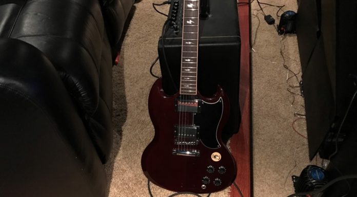 Using an amp with Rocksmith AC/DC Angus Young Gibson Guitar