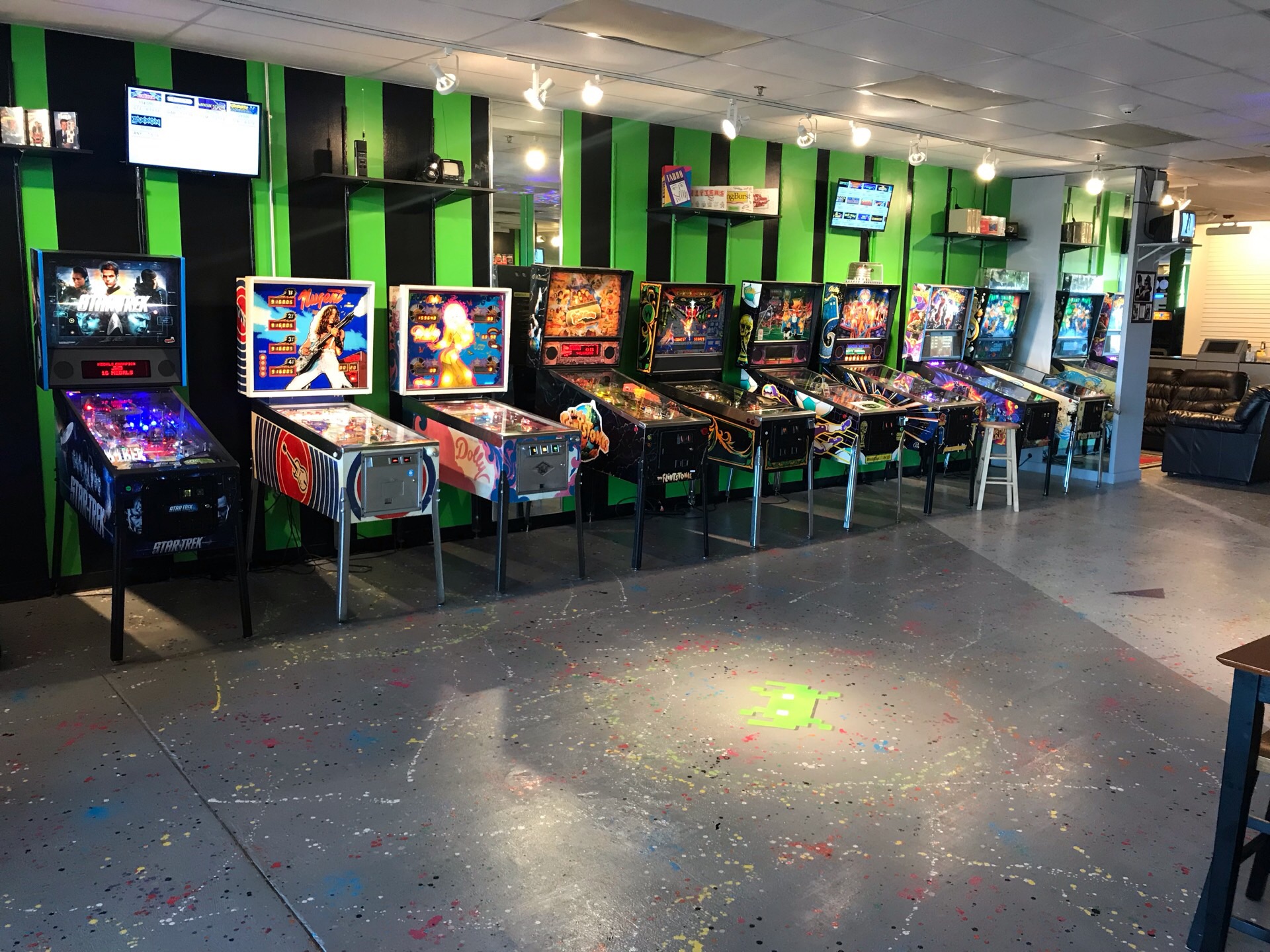 1984 Arcade Pinball Row in Branson, MO Game Room Info