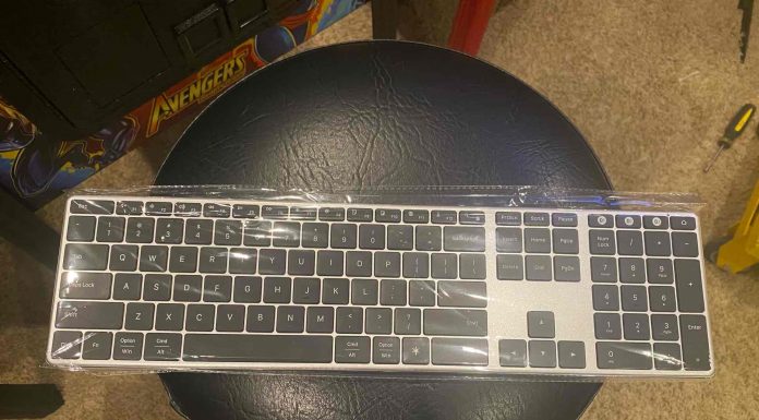 Jelly Comb Bluetooth Wireless Backlit Keyboard Jelly Comb backlit Bluetooth wireless keyboard